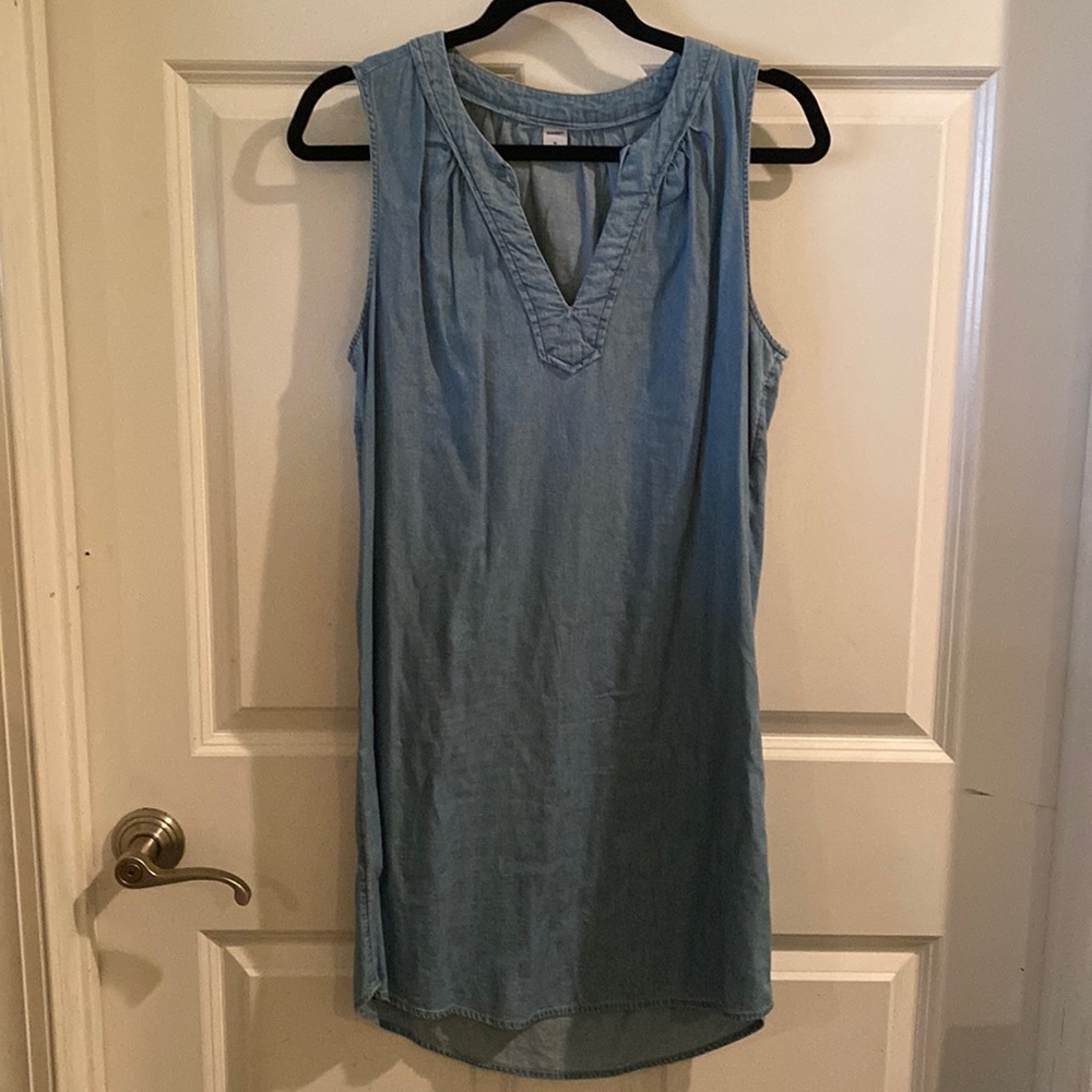Old Navy Denim Dress. Size Medium. EUC
